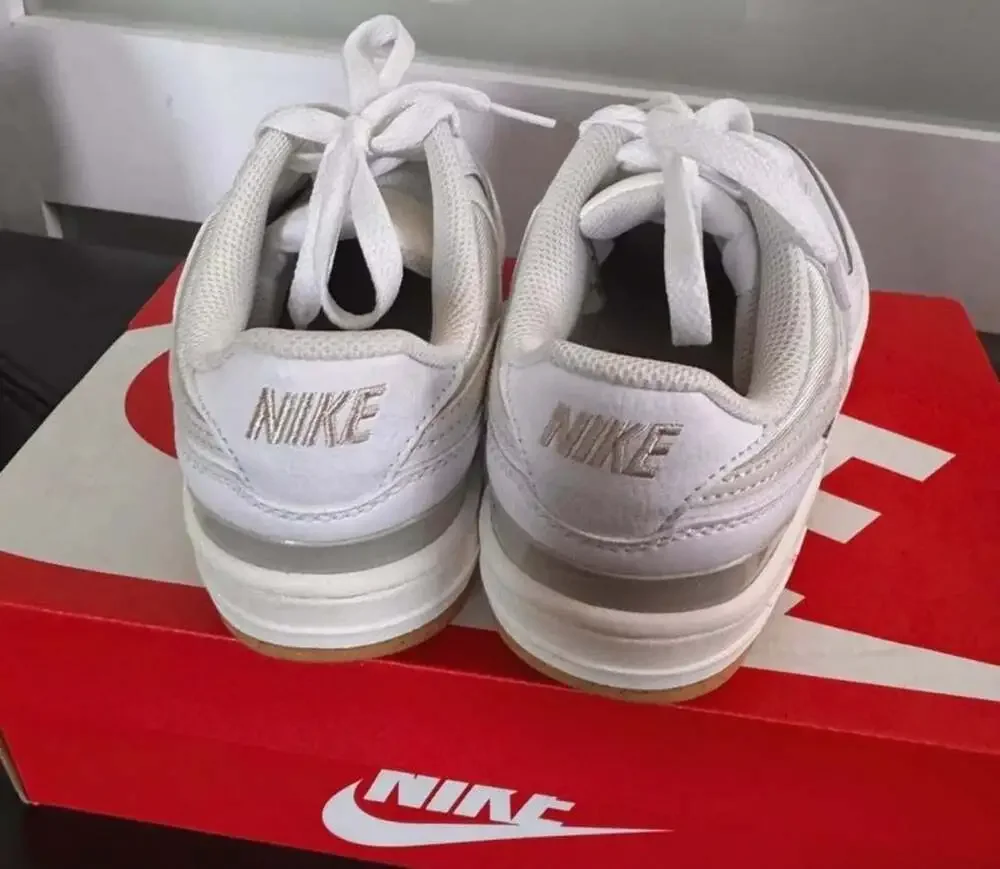 Nike Gamma Force Size 5 White Phantom Light Bone